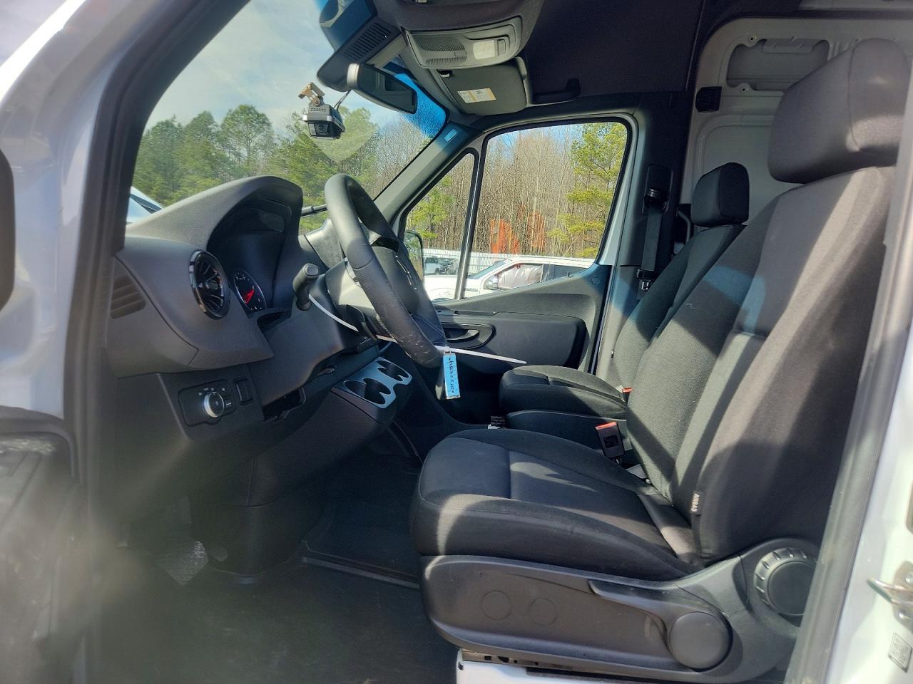 2025 Mercedes-Benz Sprinter 2500 - Image 7