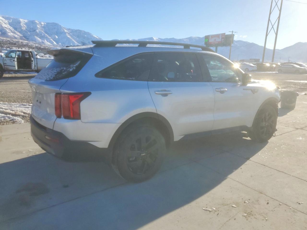 2022 Kia Sorento S - Image 3