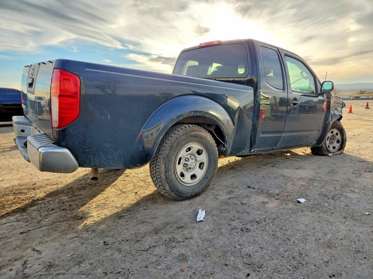2014 Nissan Frontier S - Фото 3