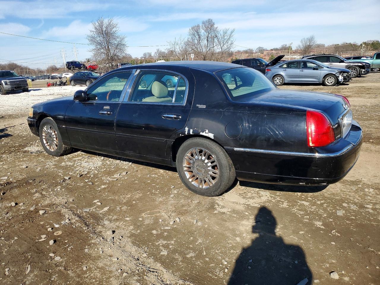 2007 Lincoln Town Car Signature Limited - Фото 2
