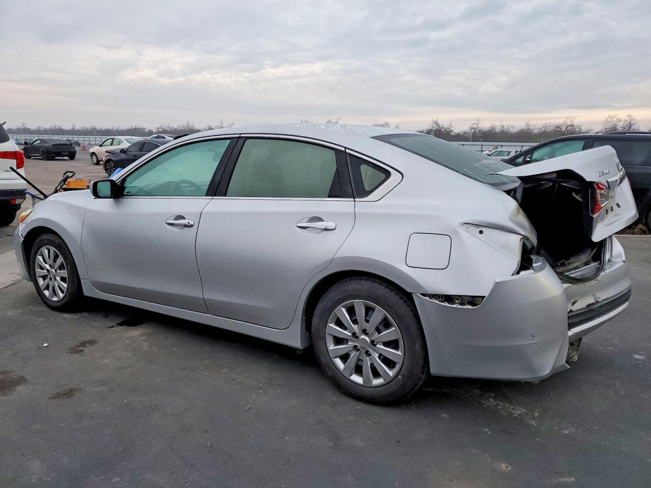 2016 Nissan Altima 2.5 - Фото 2