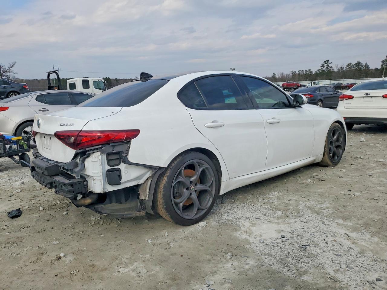 2018 Alfa Romeo Giulia Ti - Фото 3