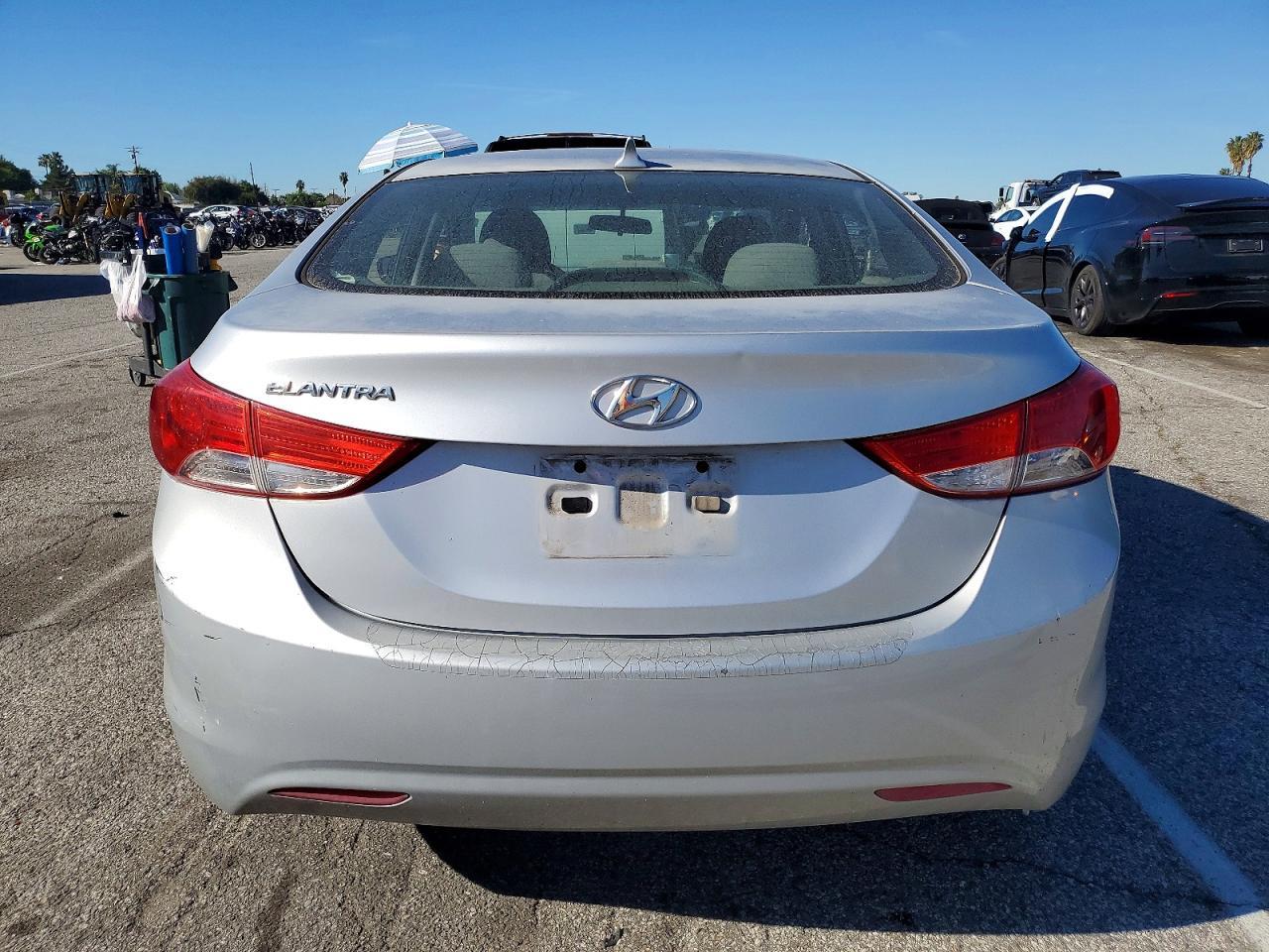 2013 Hyundai Elantra Gls - Фото 6