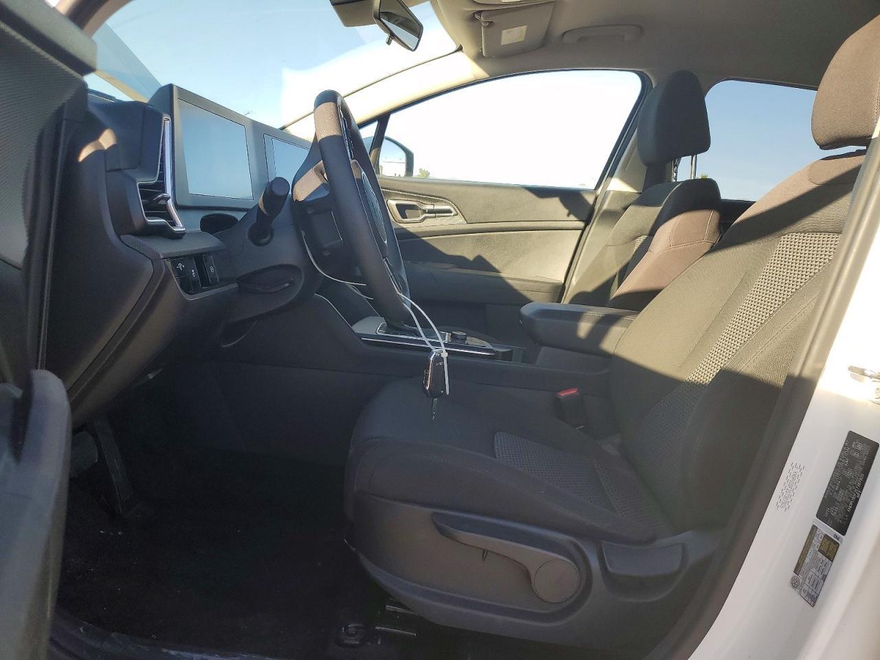 2025 Kia Sportage Lx - Image 7