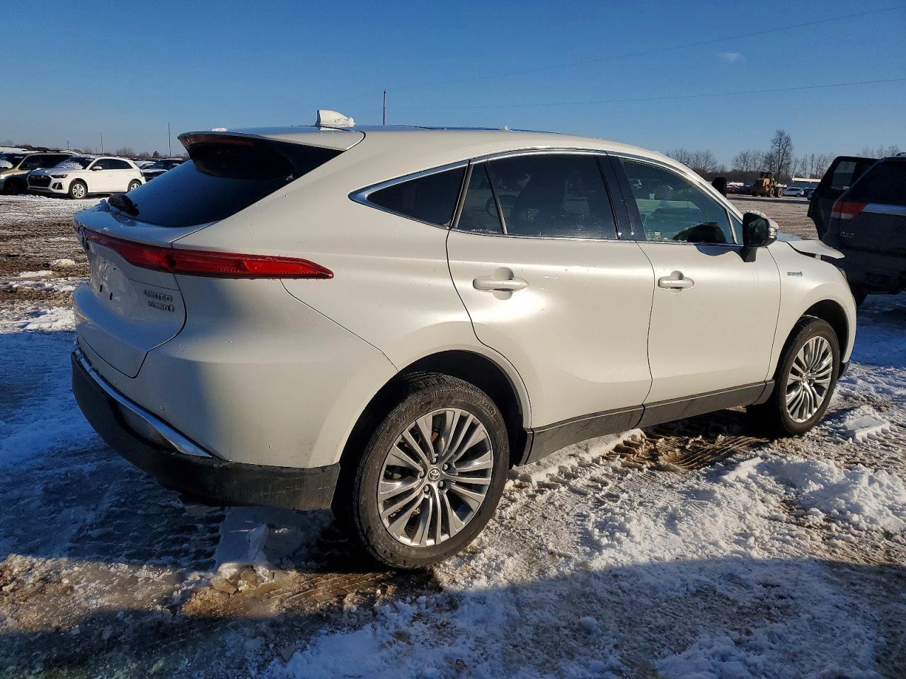 2021 Toyota Venza Le - Image 3