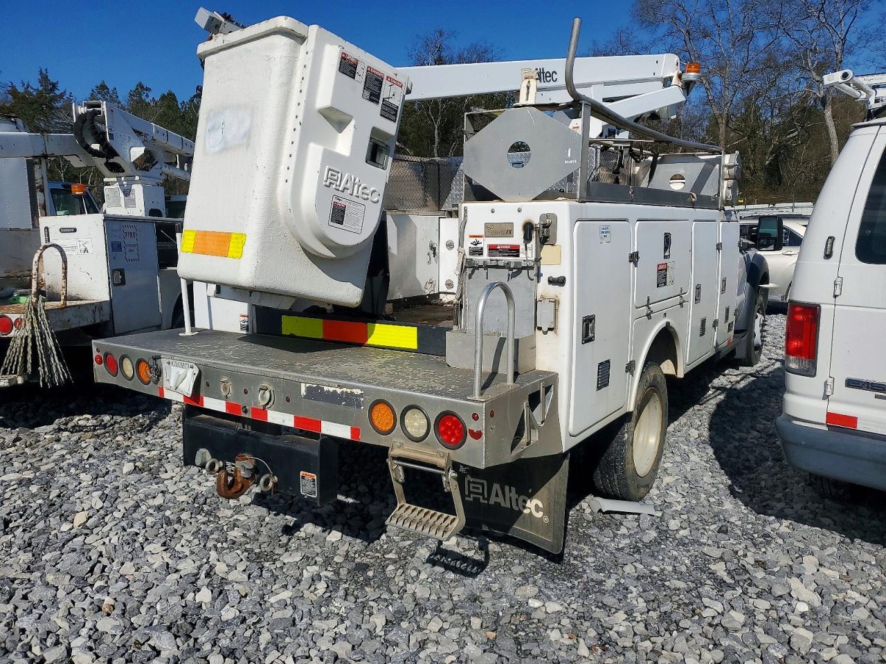 2015 Ford F450 Super Duty - Image 3