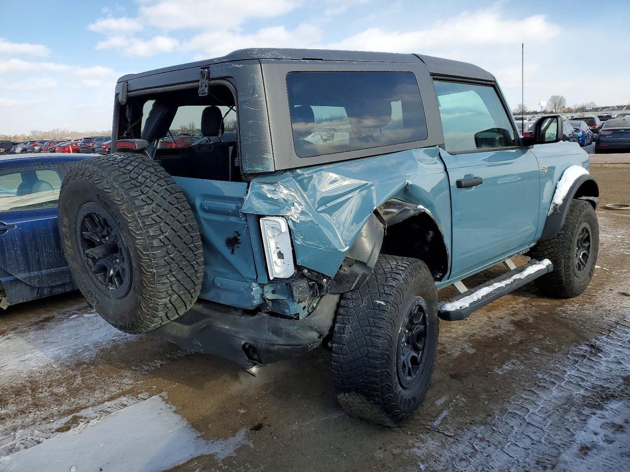 2023 Ford Bronco Base - Фото 3