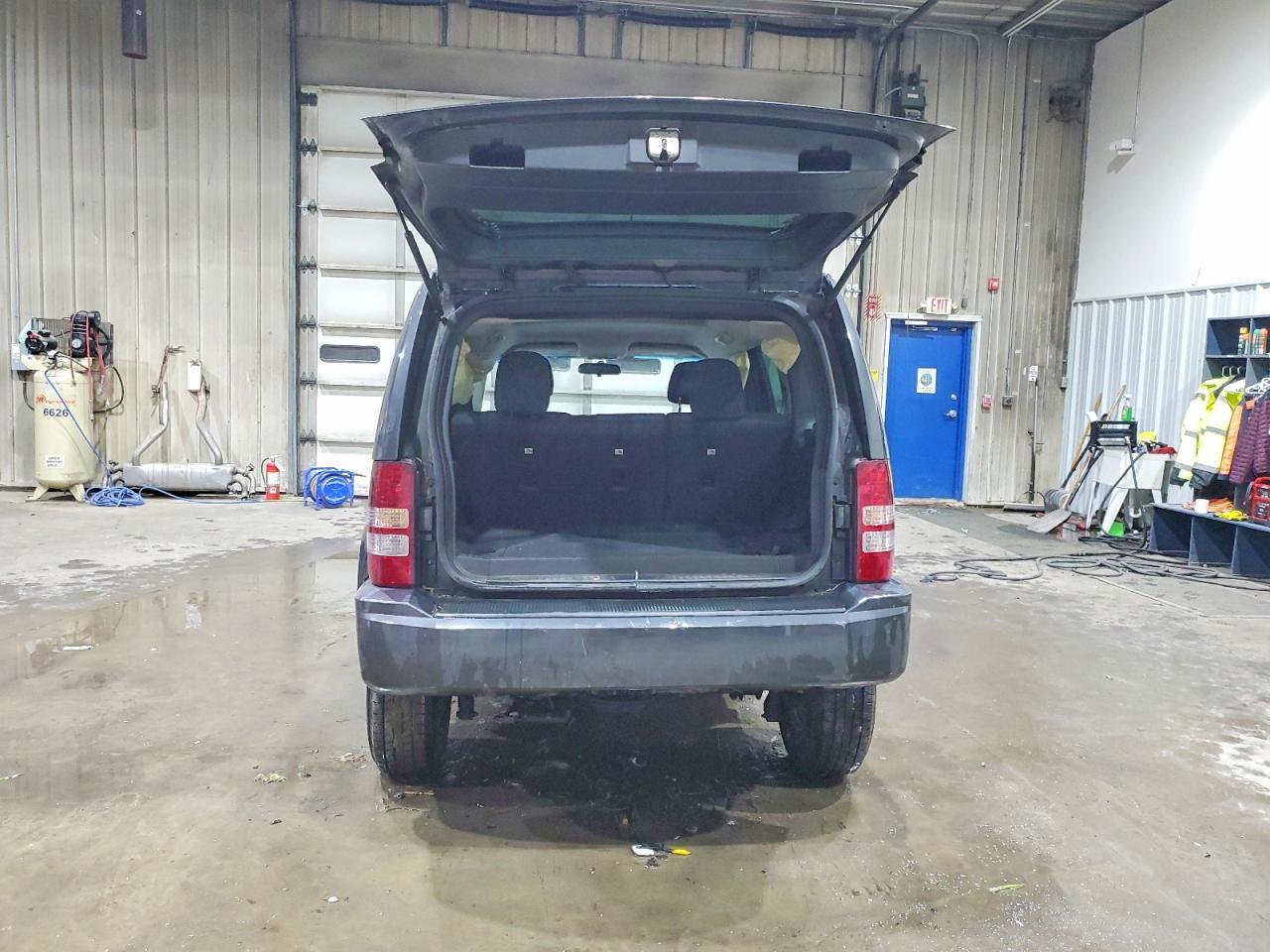 2011 Jeep Liberty Sport - Фото 6