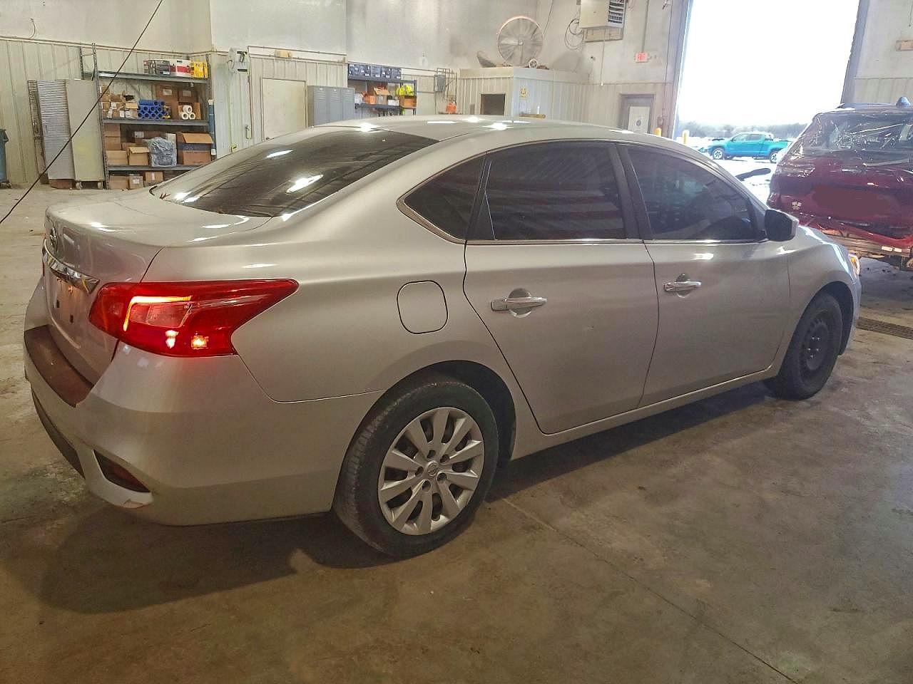2019 Nissan Sentra S - Фото 3