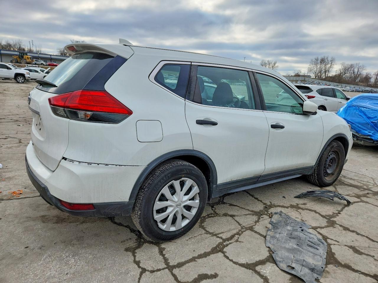 2017 Nissan Rogue S - Image 3