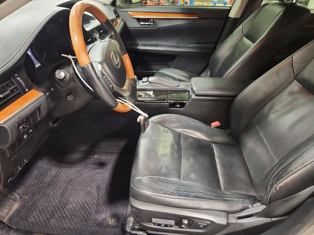 2015 Lexus Es 300H - Image 7