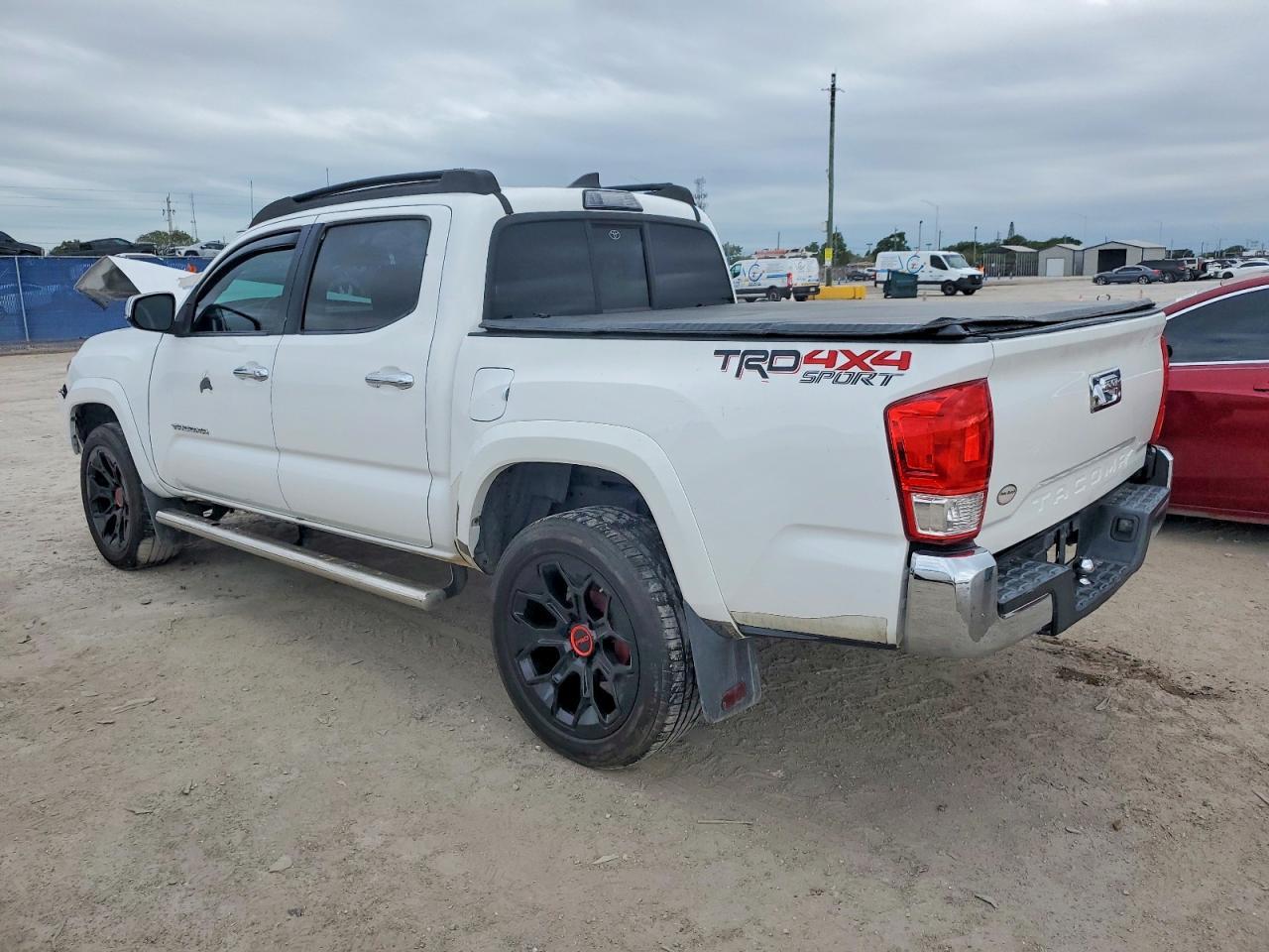 2016 Toyota Tacoma Double Cab - Фото 2