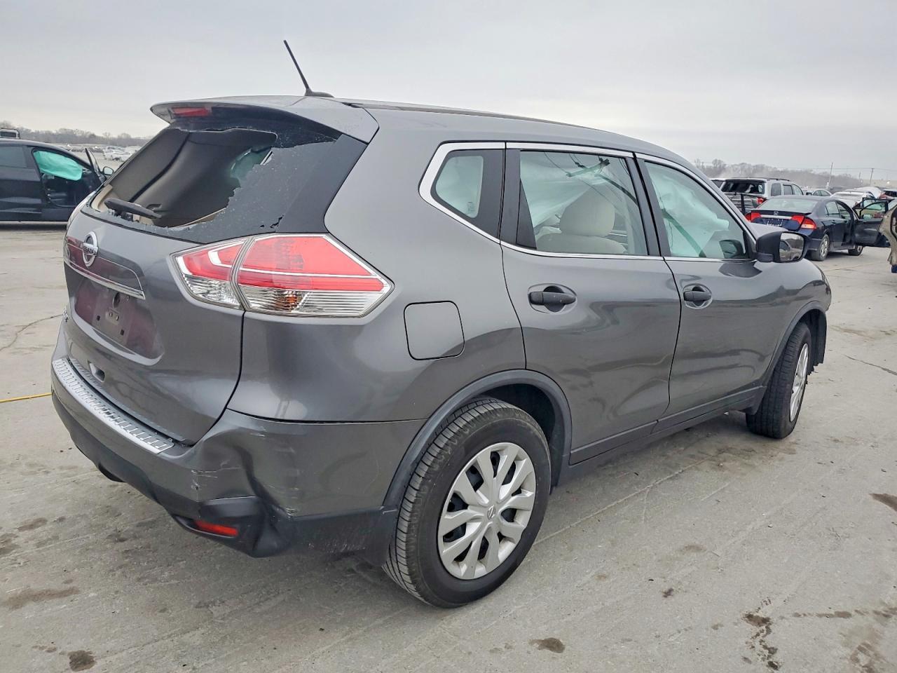 2016 Nissan Rogue S - Image 3