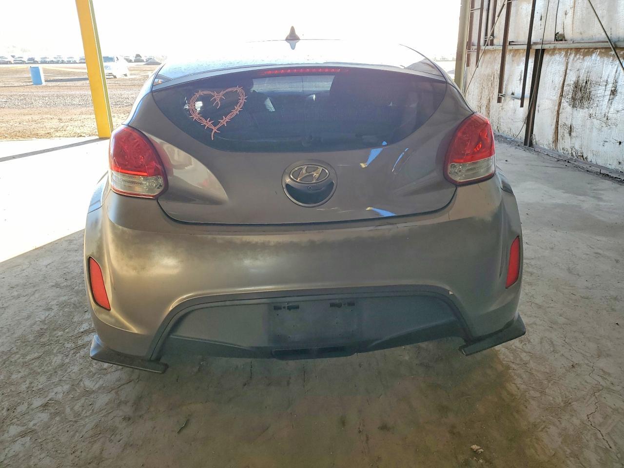 2015 Hyundai Veloster - Image 6