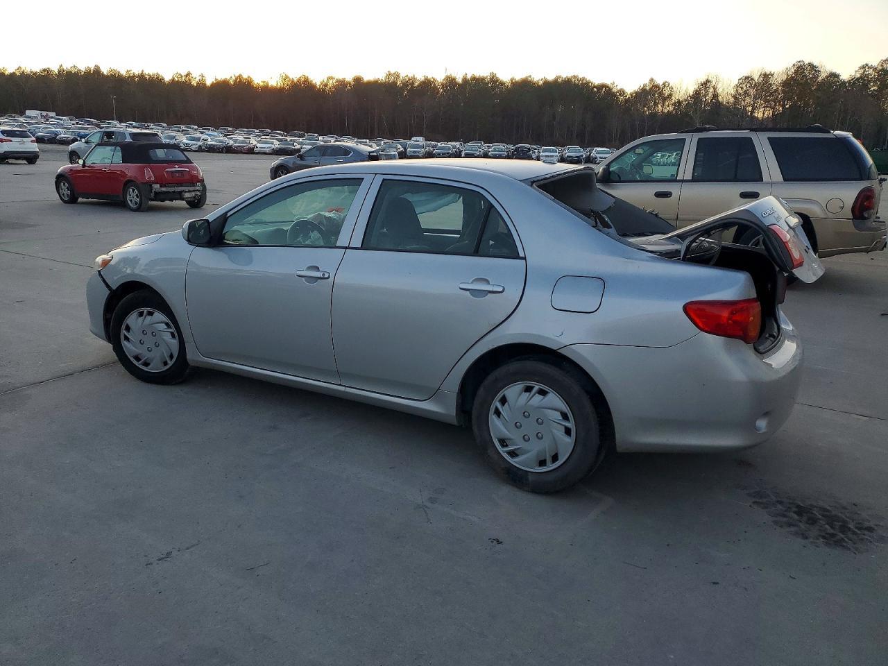 2009 Toyota Corolla Base - Фото 2