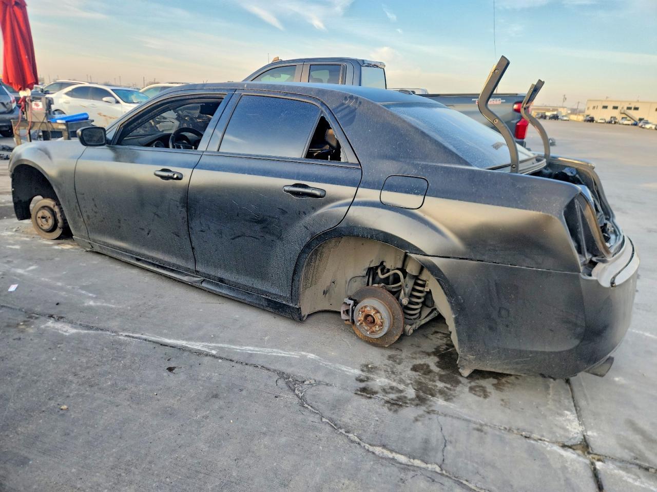 2011 Chrysler 300C - Фото 2