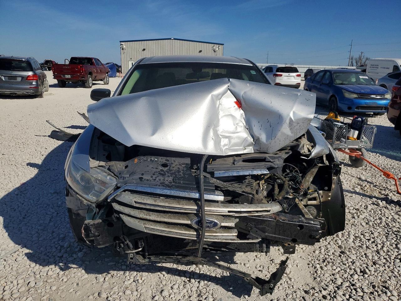 2013 Ford Taurus Se - Фото 5