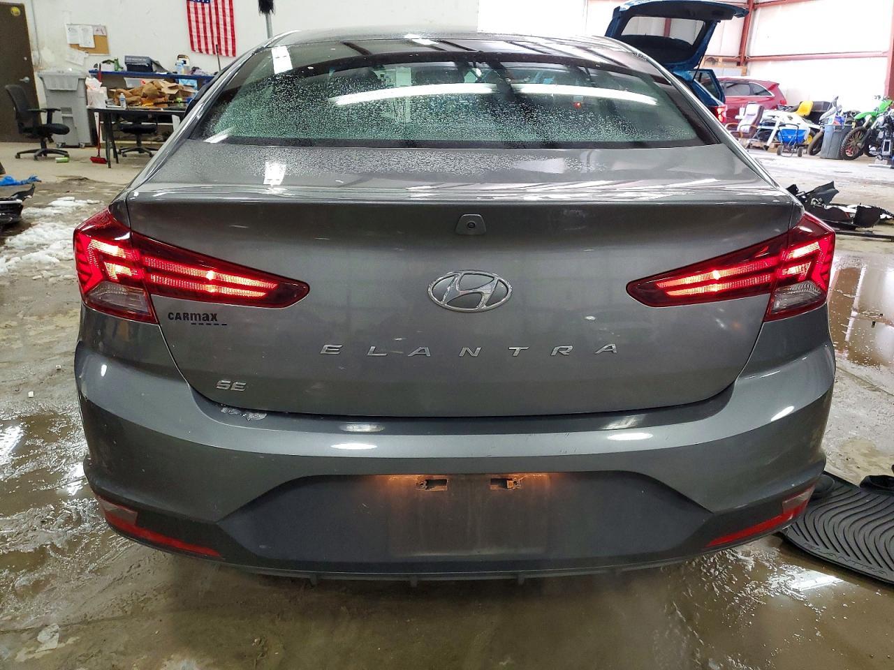 2020 Hyundai Elantra Se - Фото 6