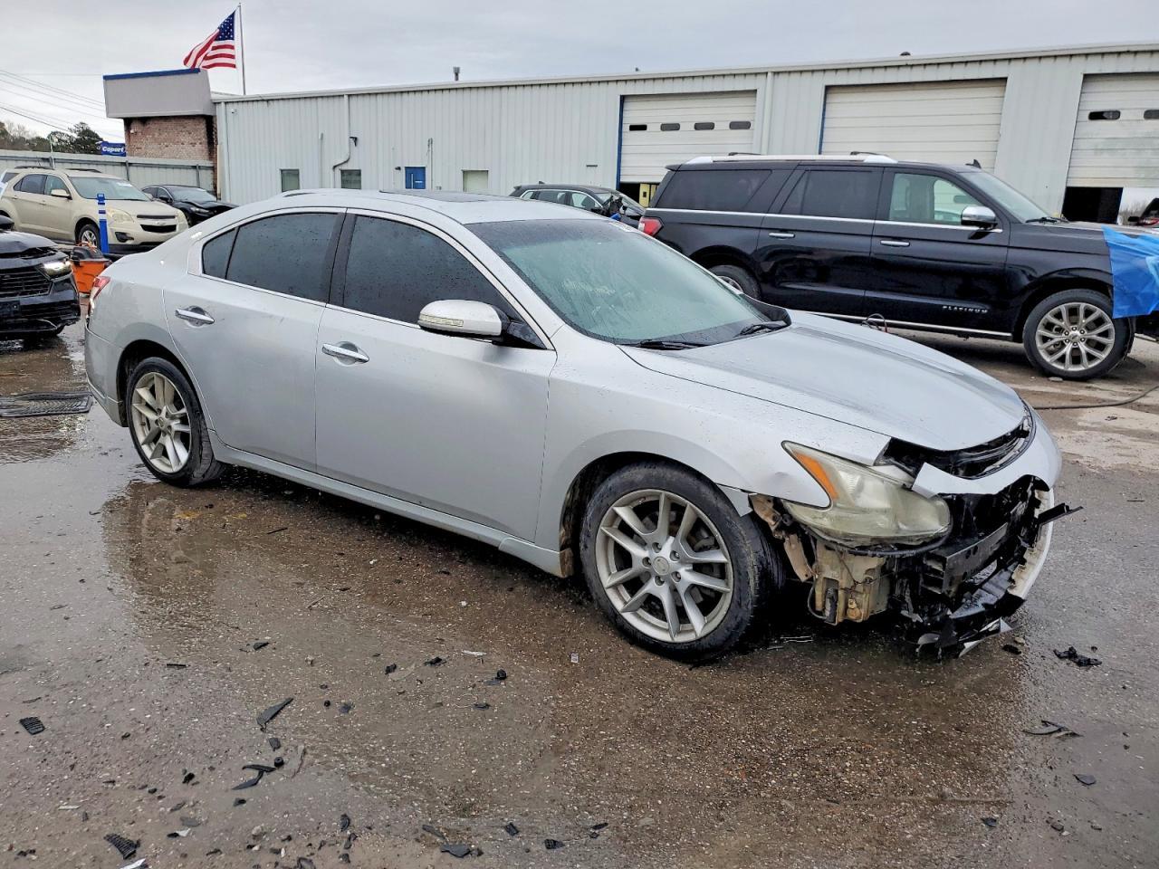 2010 Nissan Maxima 3.5 S - Фото 4
