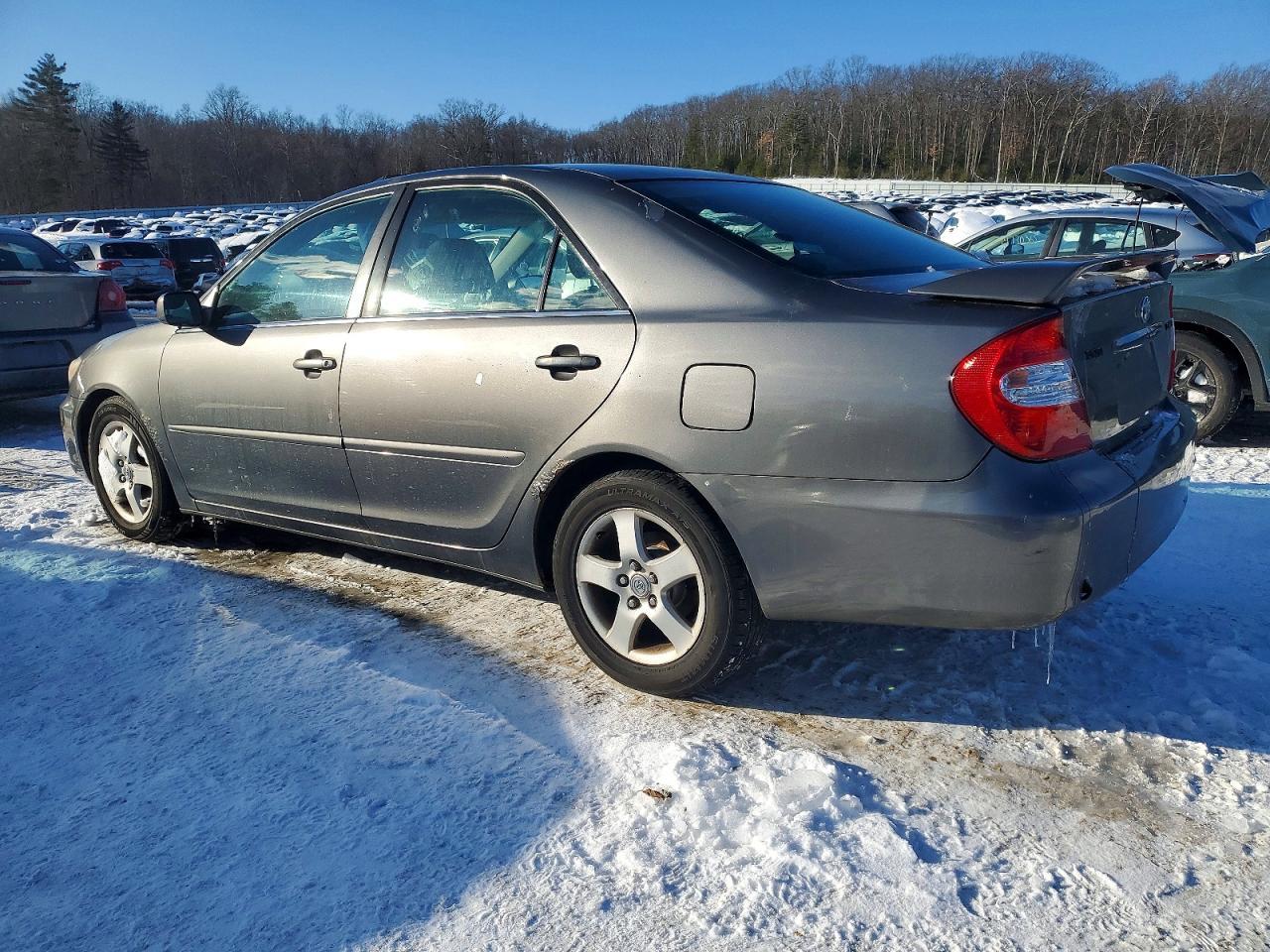 2004 Toyota Camry Le - Image 2