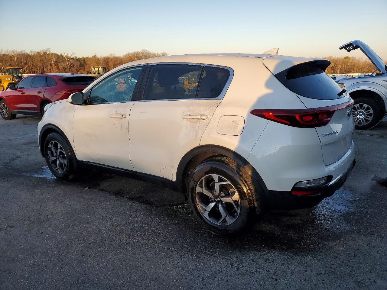 2021 Kia Sportage Lx - Image 2