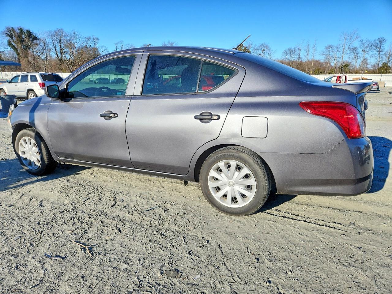 2019 Nissan Versa S - Фото 2