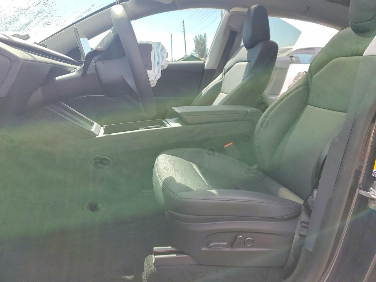 2026 Tesla Model Y - Фото 7