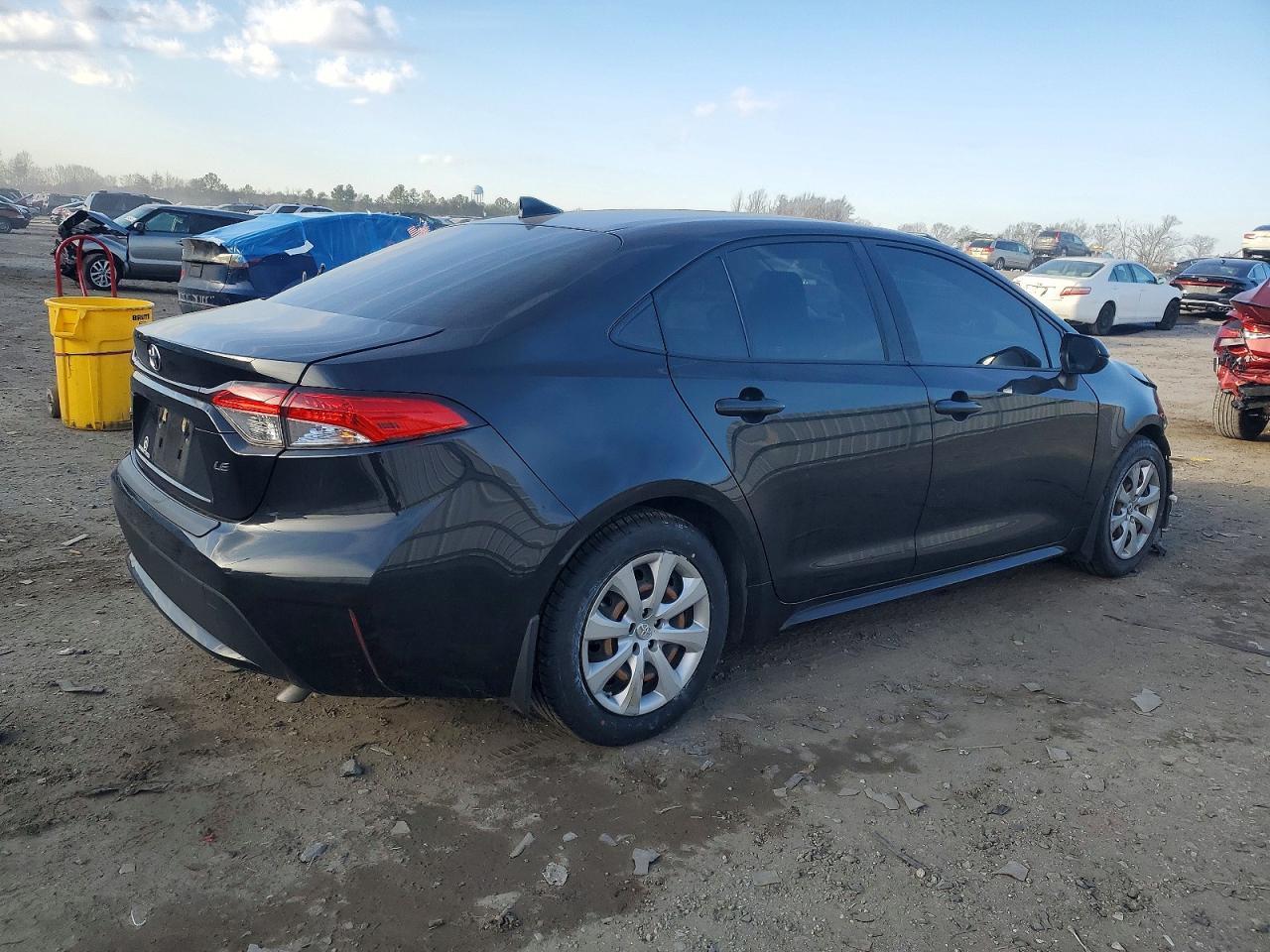 2021 Toyota Corolla Le - Фото 3