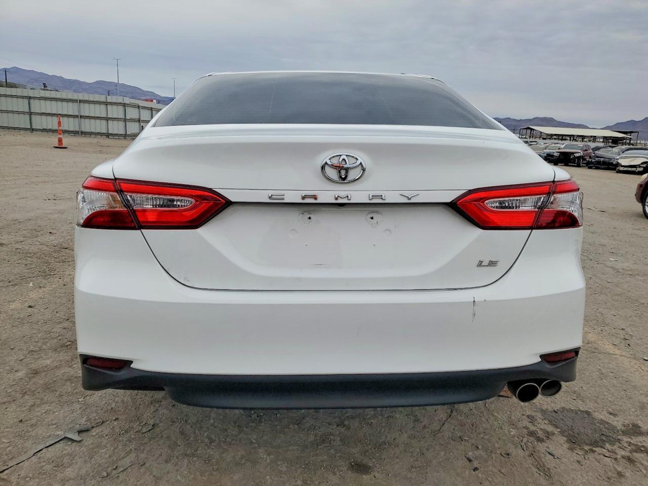 2018 Toyota Camry Le - Image 6