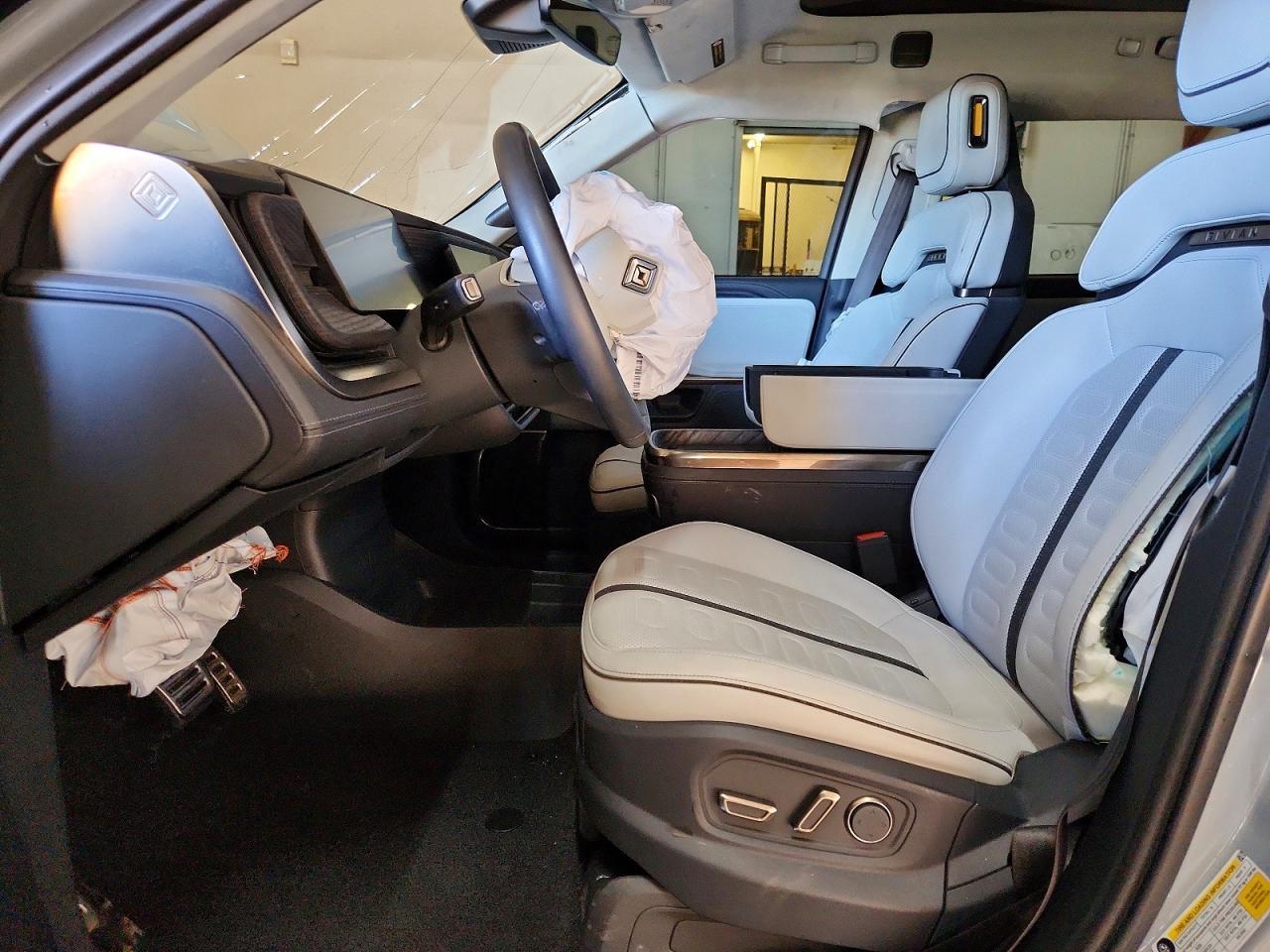 2022 Rivian R1T Adventure - Image 7