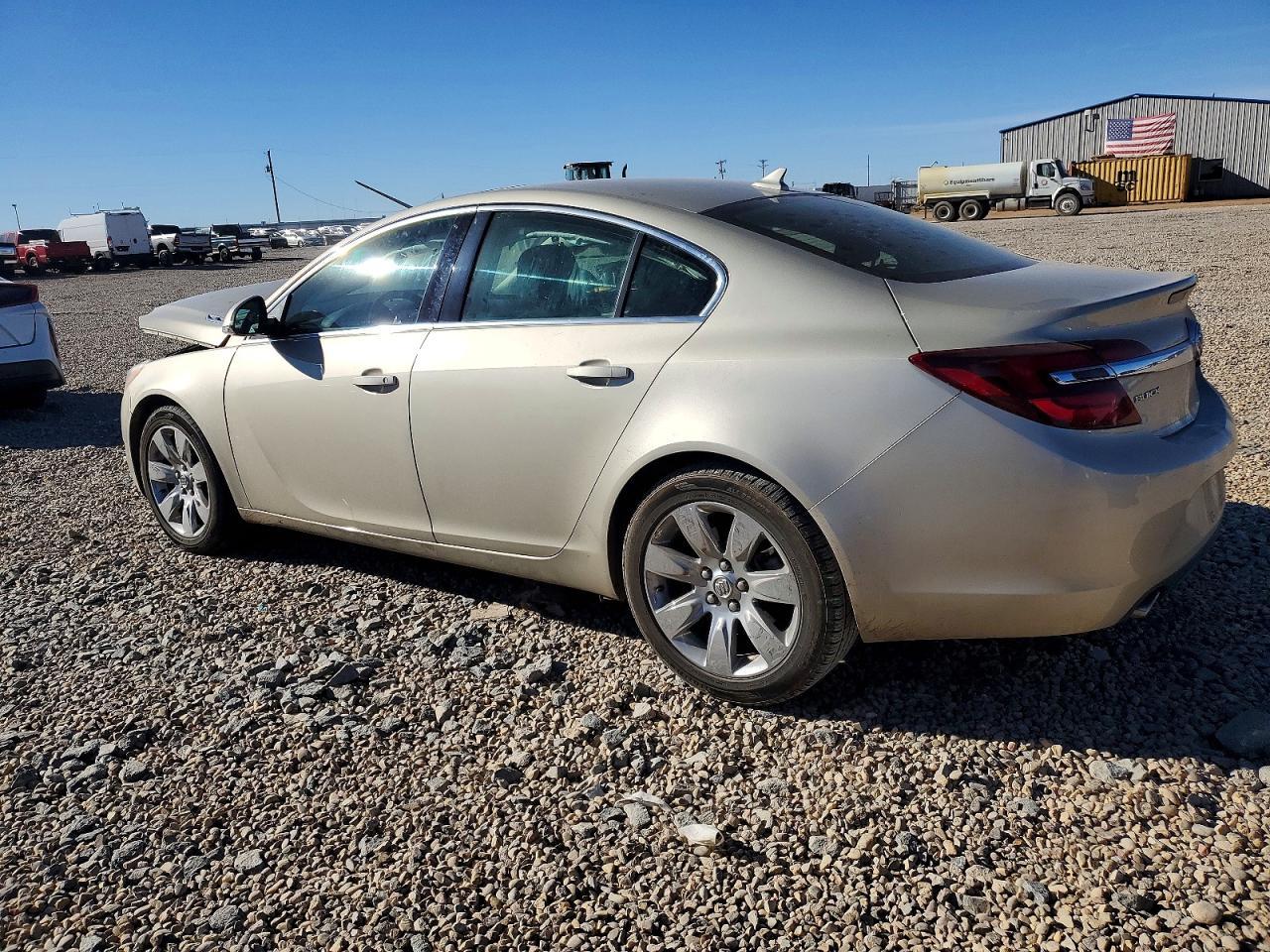 2014 Buick Regal - Image 2