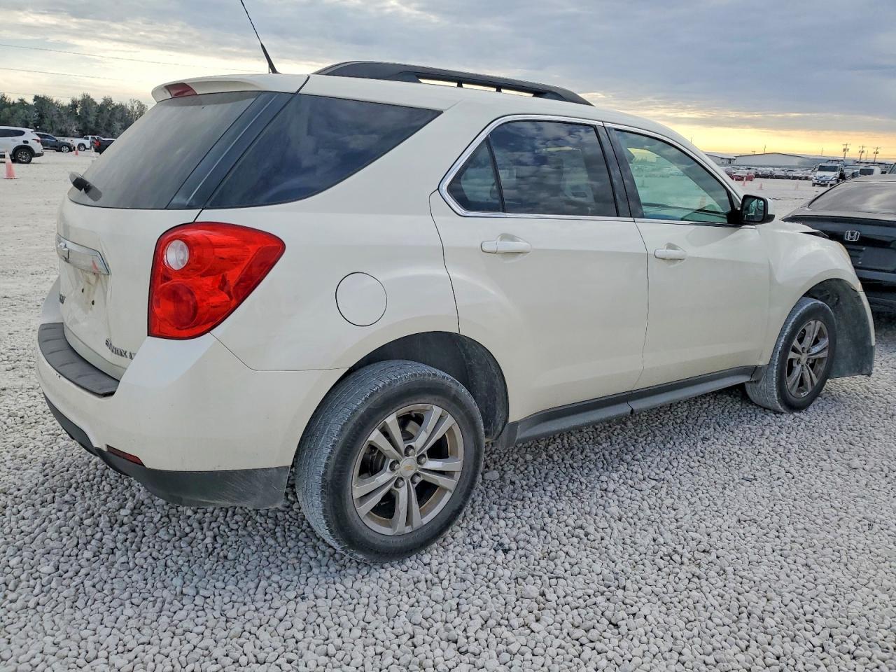 2013 Chevrolet Equinox Lt - Image 3