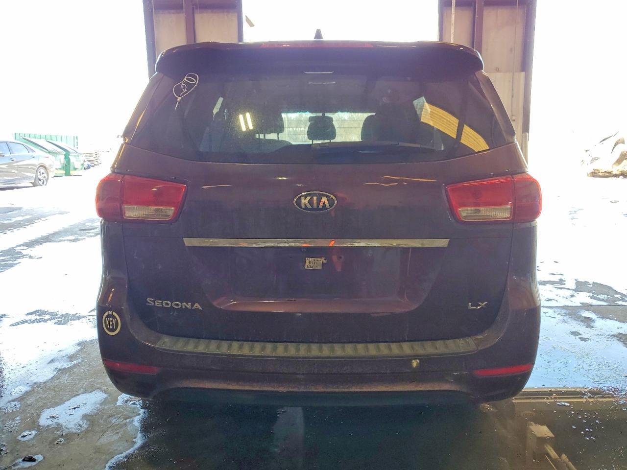 2016 Kia Sedona Lx - Фото 6