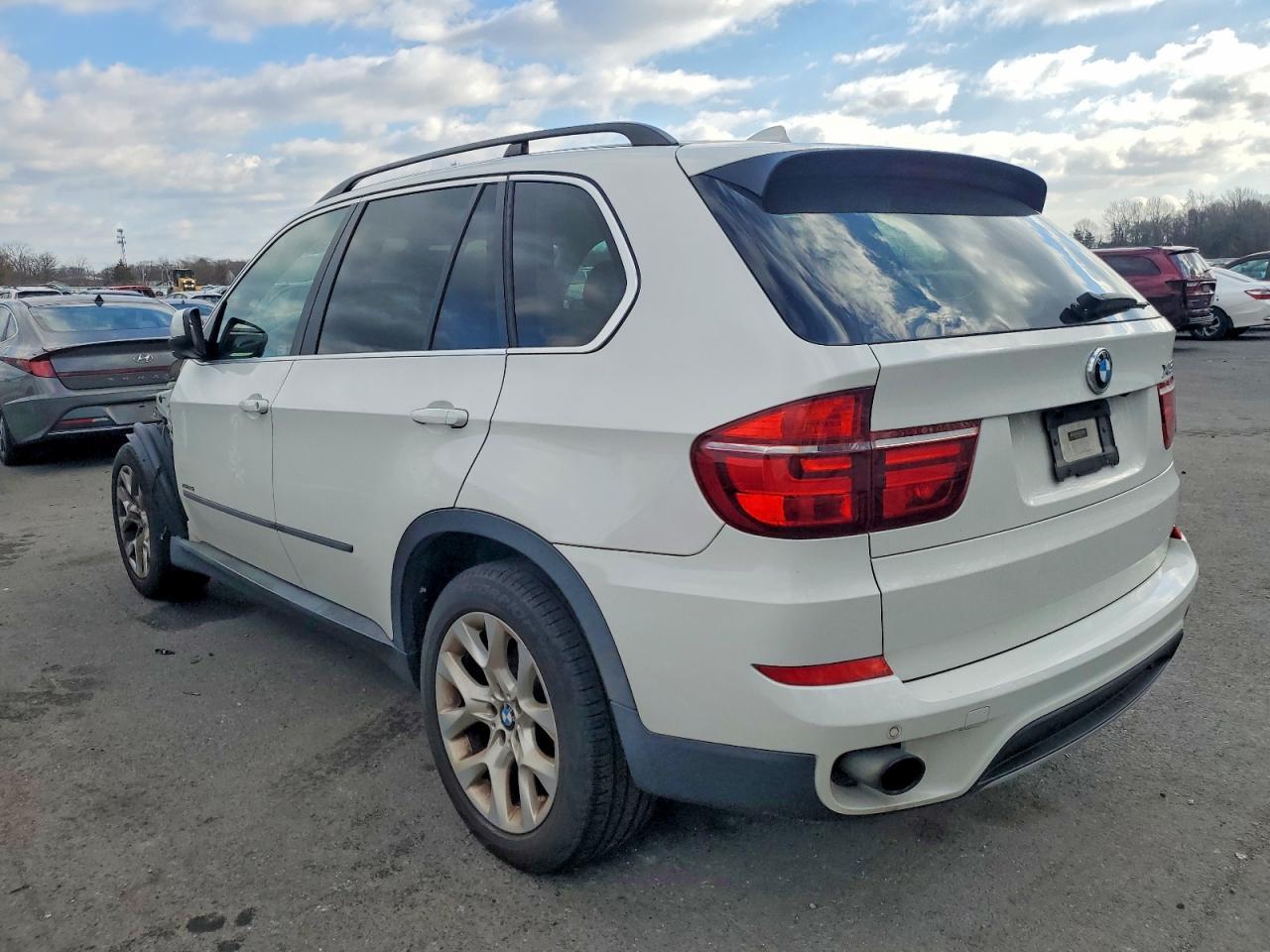 2013 BMW X5 xDrive35I - Image 2