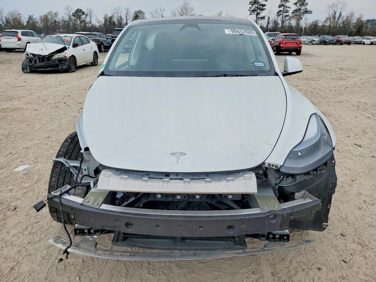 2024 Tesla Model Y - Image 5