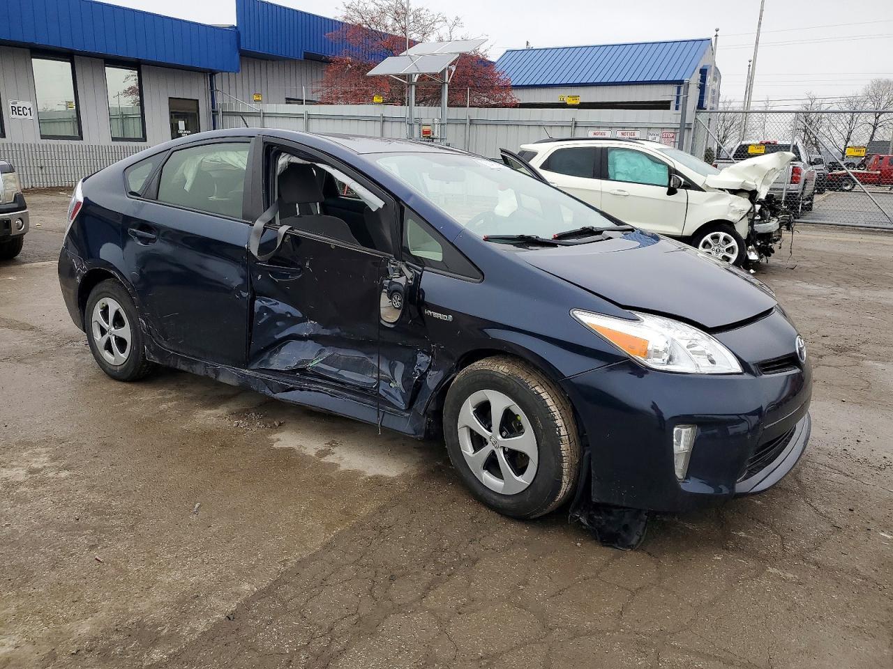 2015 Toyota Prius - Фото 4