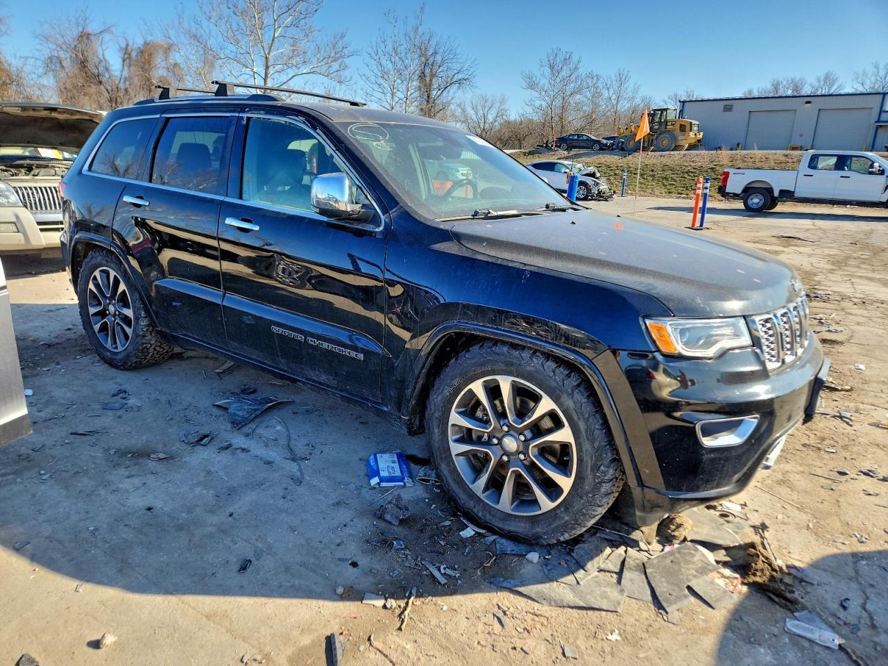 2017 Jeep Grand Cherokee Overland - Image 4