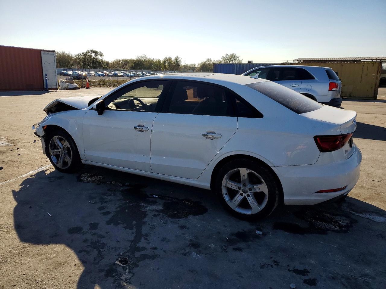 2018 Audi A3 Premium - Фото 2