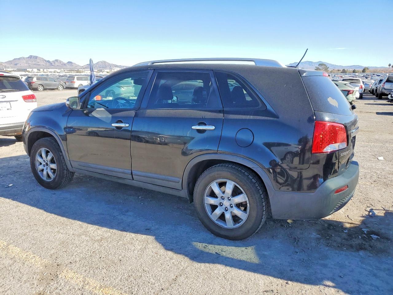 2011 Kia Sorento Base - Фото 2