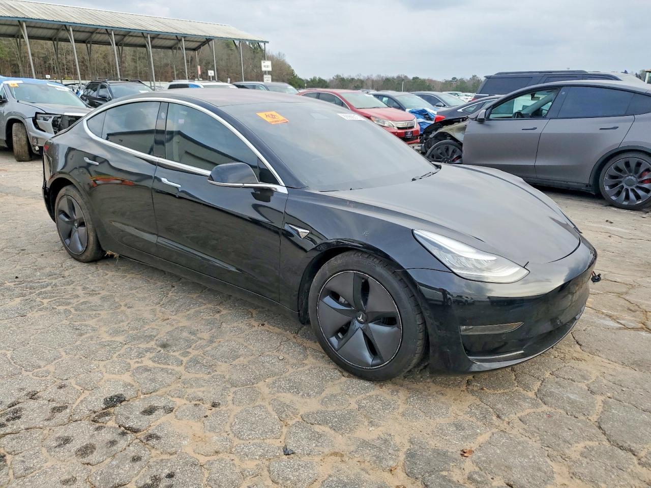 2018 Tesla Model 3 - Фото 4