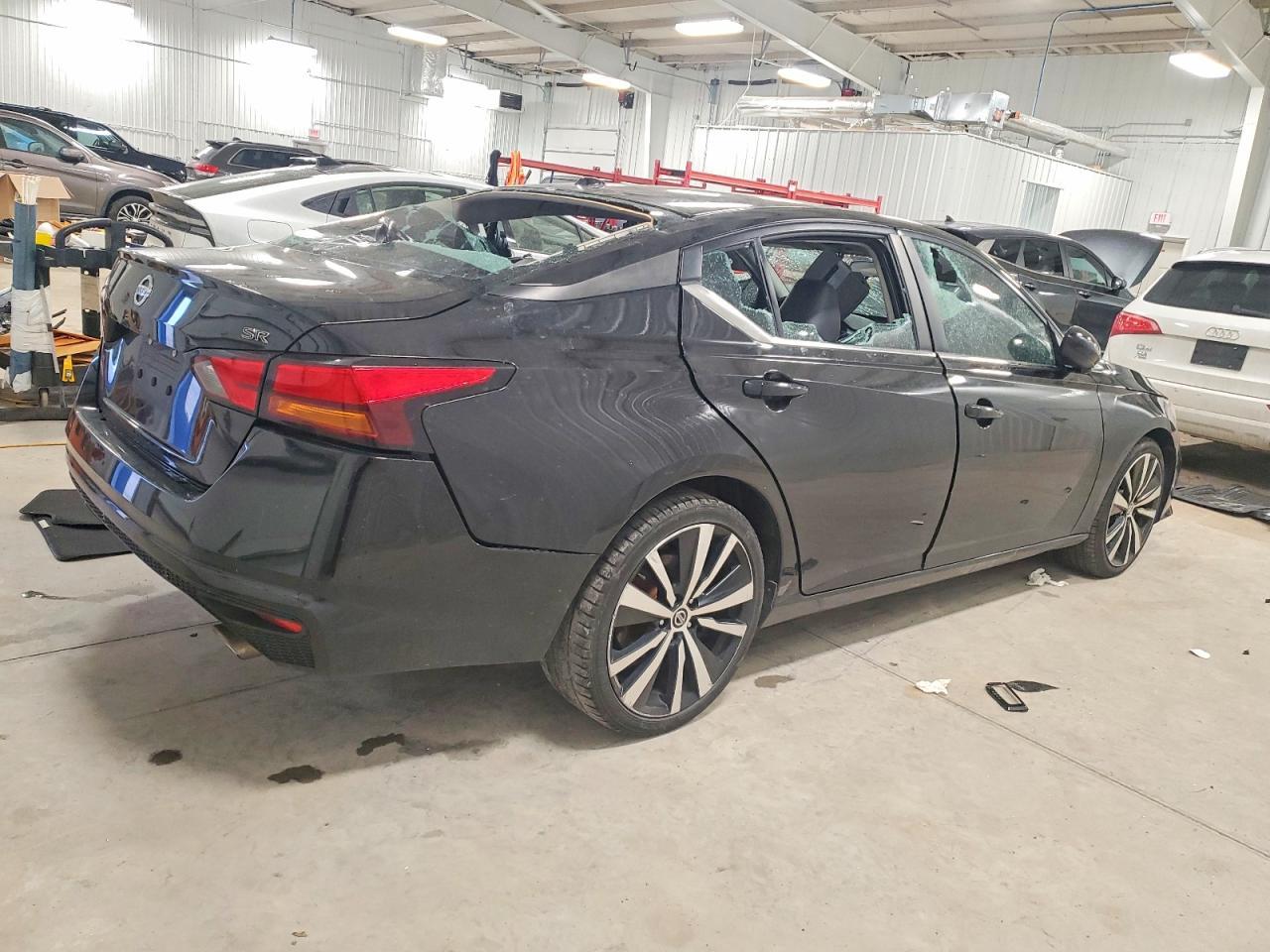 2019 Nissan Altima Sr - Фото 3