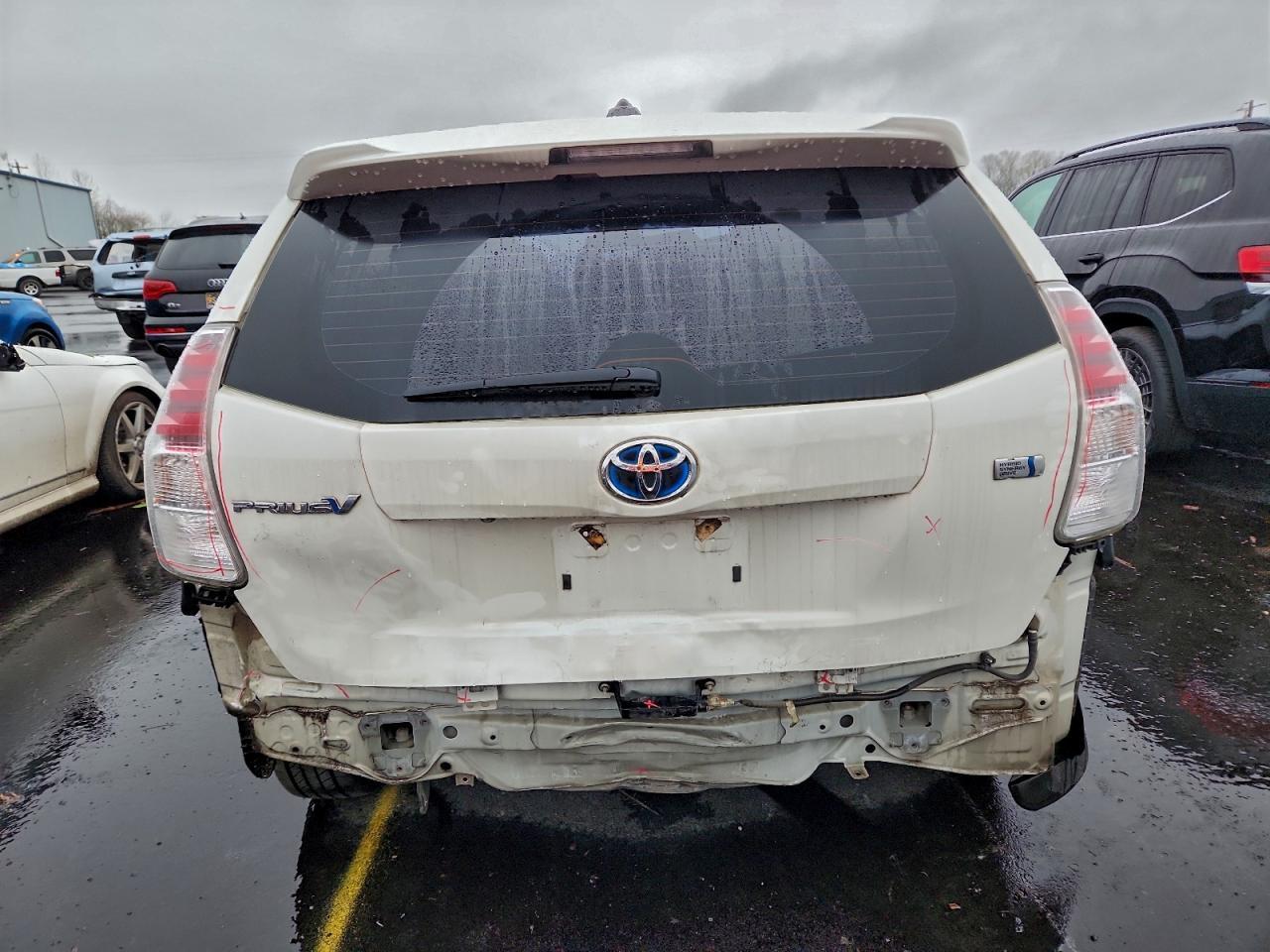 2015 Toyota Prius V - Image 6