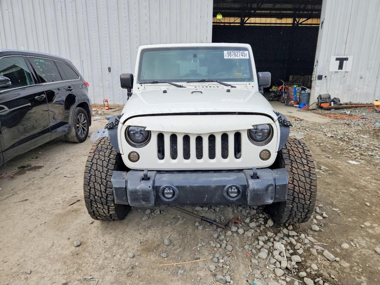 2010 Jeep Wrangler Unlimited Sahara - Фото 5