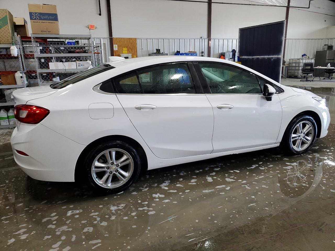 2018 Chev Cruze - Фото 3