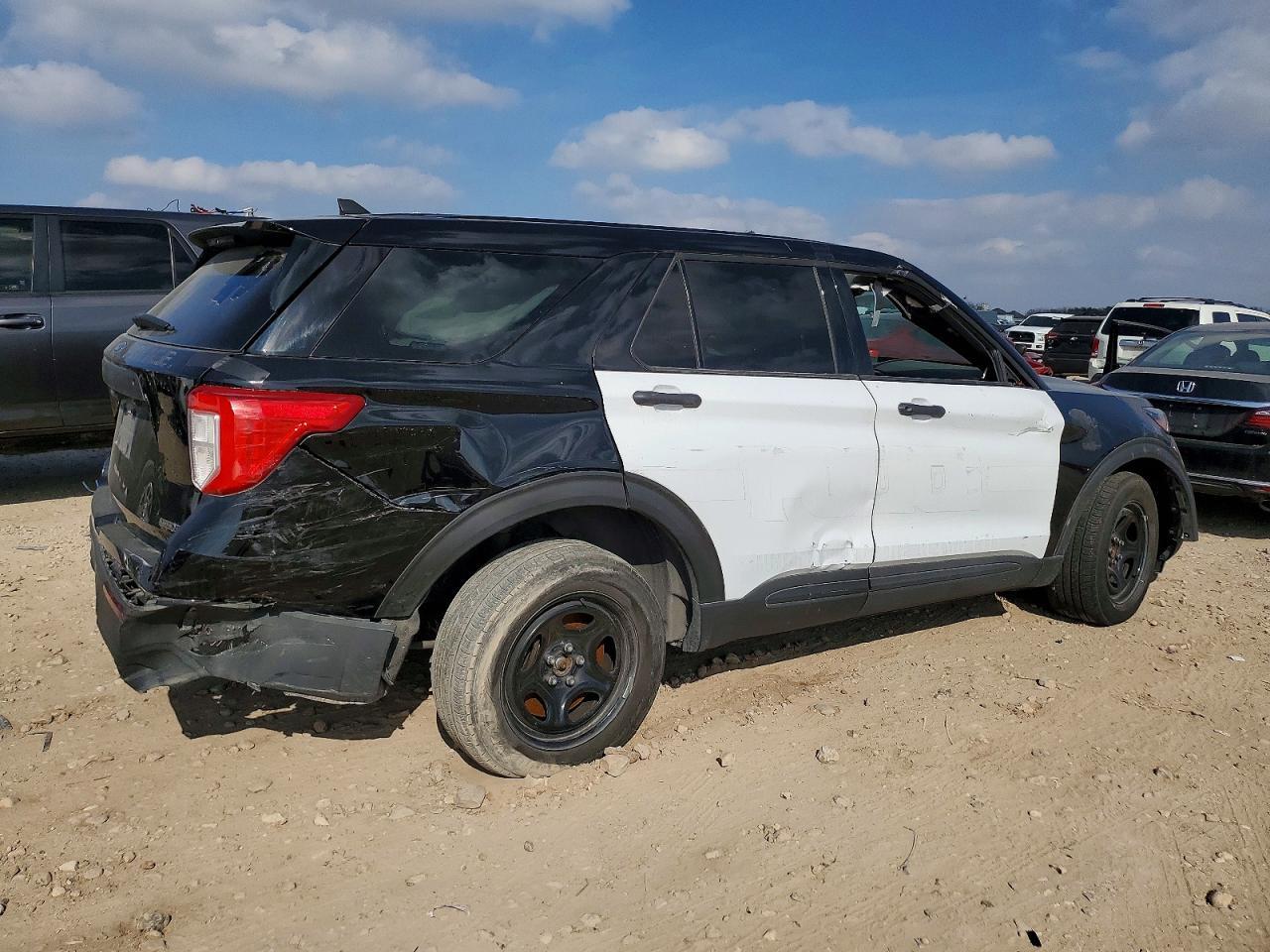 2024 Ford Explorer Police Interceptor - Image 3