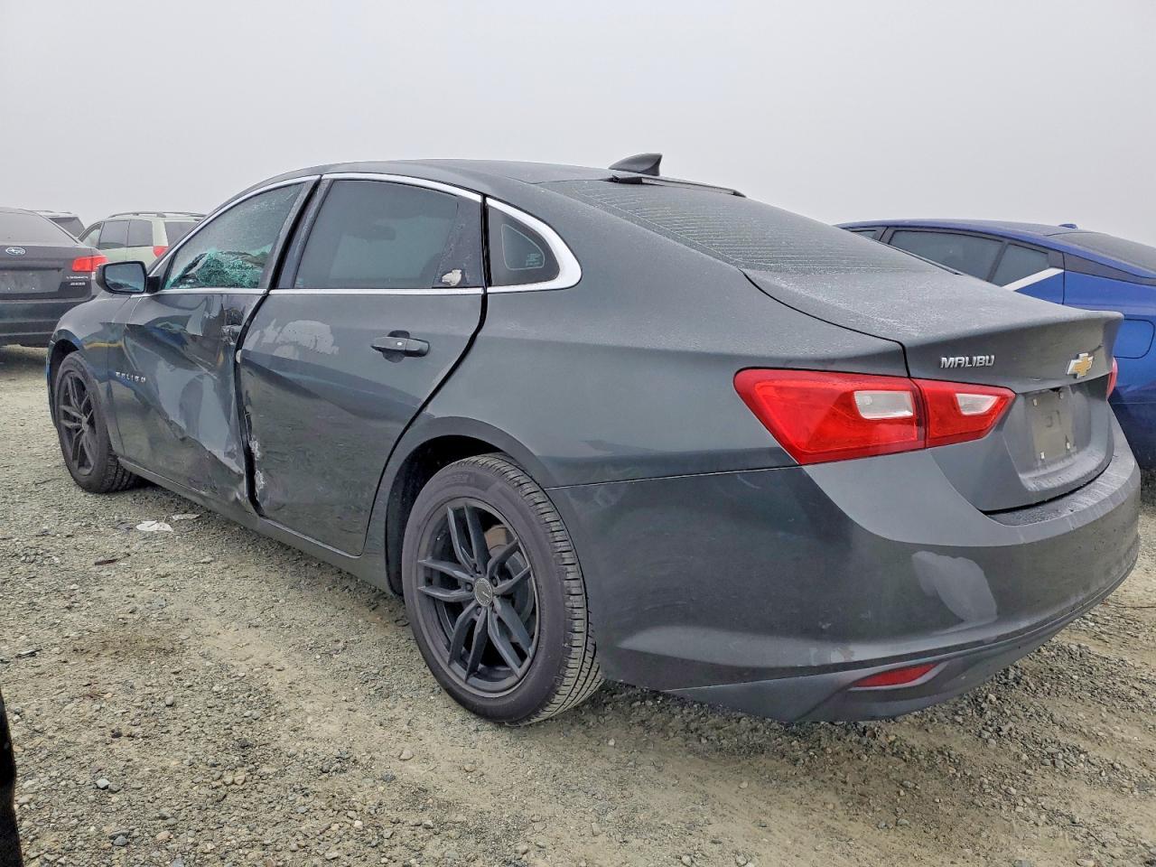 2017 Chevrolet Malibu Ls - Фото 2
