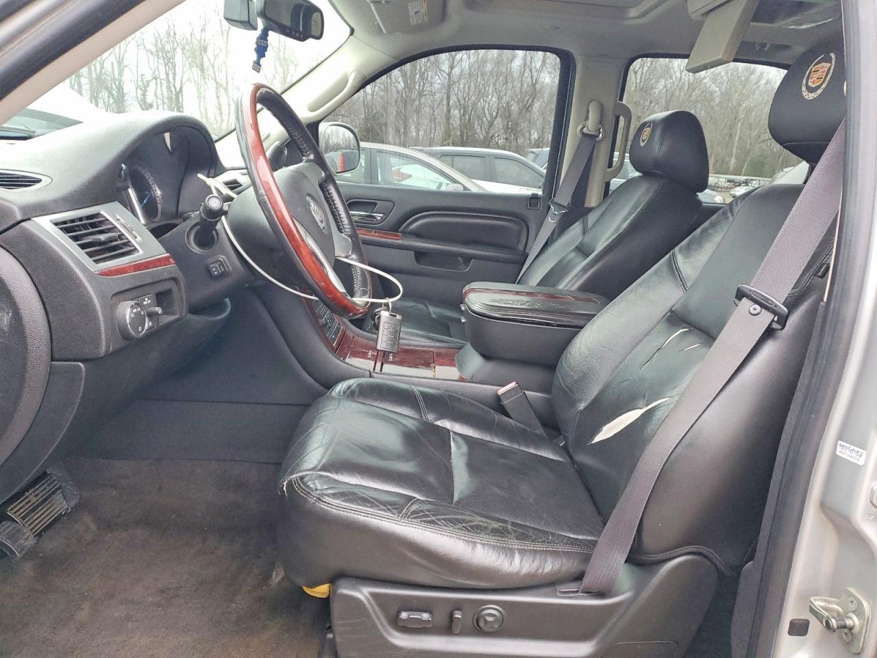 2011 Cadillac Escalade Premium - Фото 7