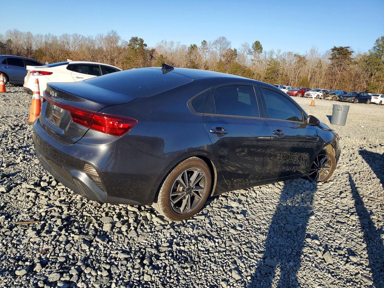 2023 Kia Forte Lx - Фото 3