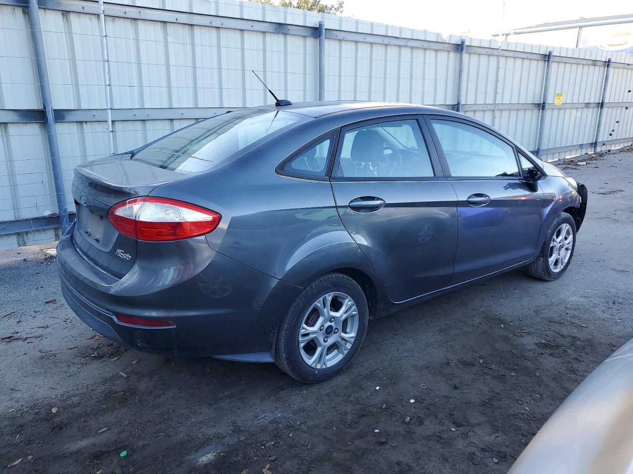 2016 Ford Fiesta Se - Image 3