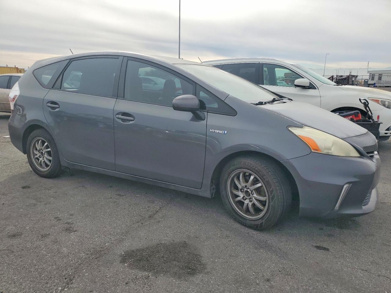 2014 Toyota Prius V Three - Фото 4